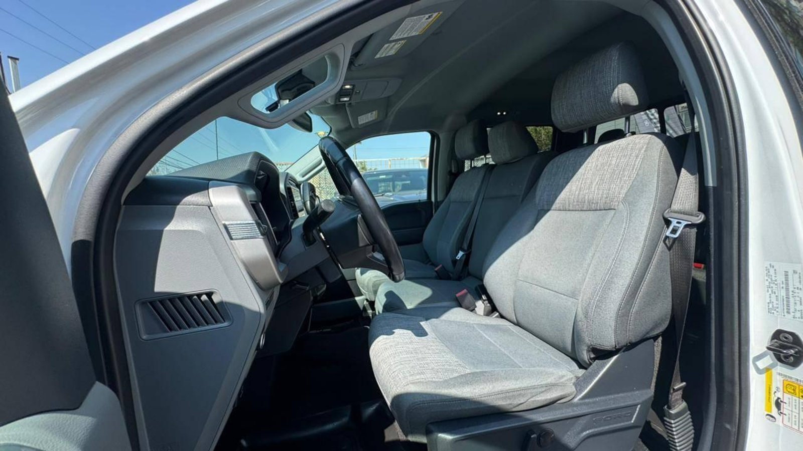 Ford F-150 2023 - Imagen 13 de 20