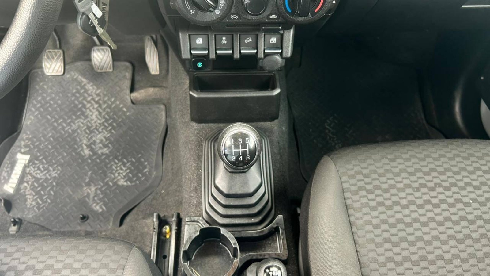 Suzuki Jimny 2023 - Imagen 16 de 20