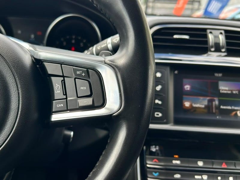 Jaguar XE 2018 - Imagen 20 de 20