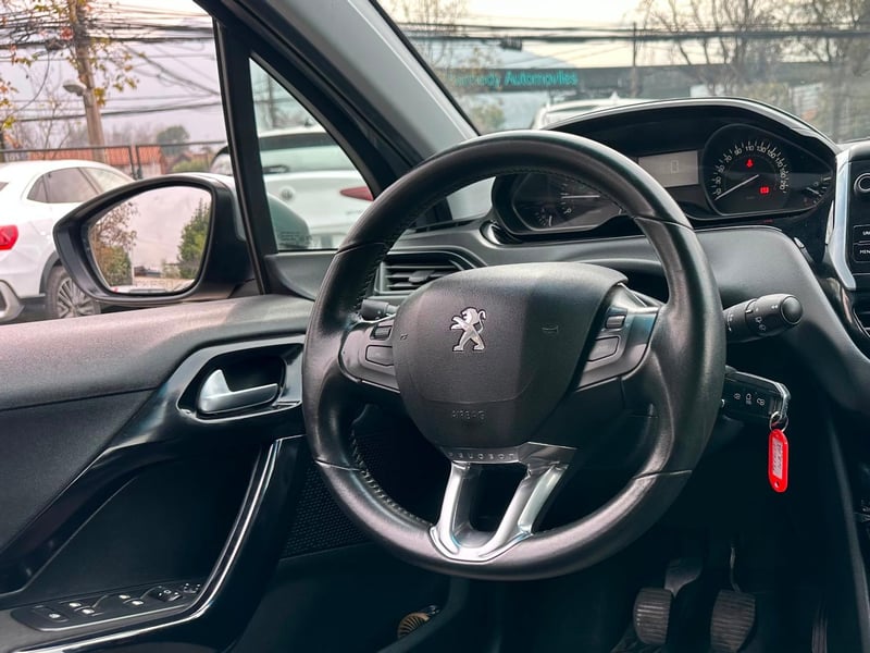 Peugeot 208 2019 - Imagen 13 de 19