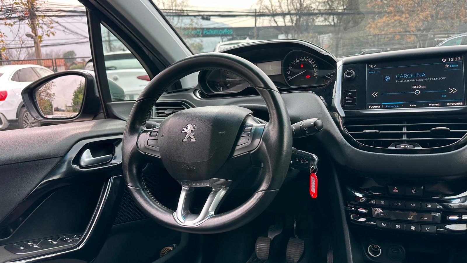 Peugeot 208 PURE TECH HB 1.2 2019 - Imagen 13 de 19