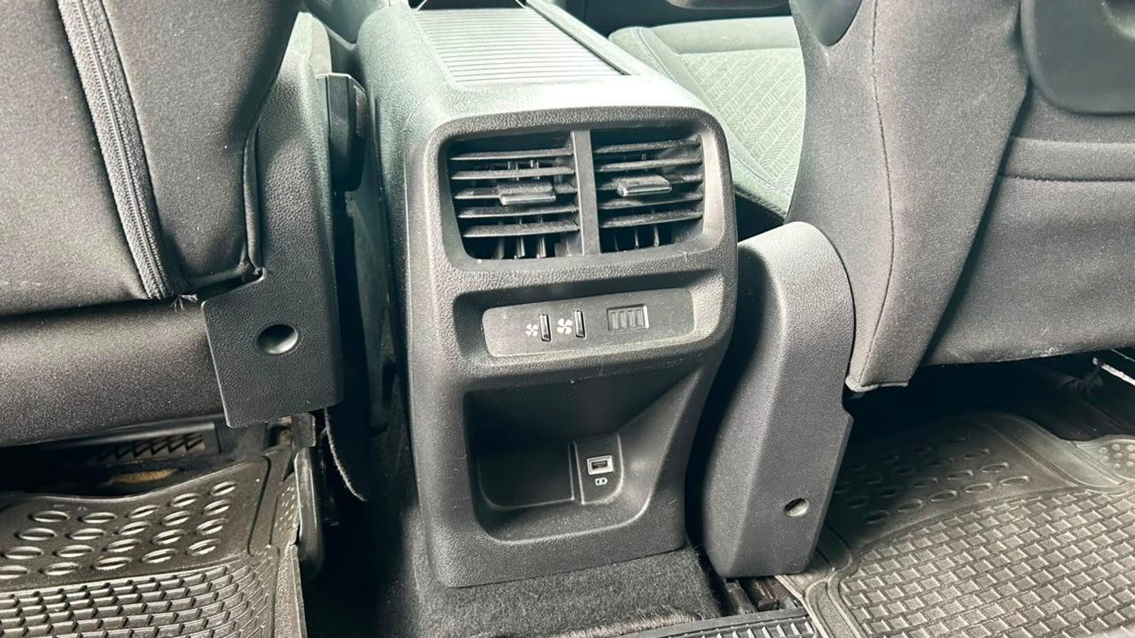 Peugeot Rifter 2022 - Imagen 18 de 20