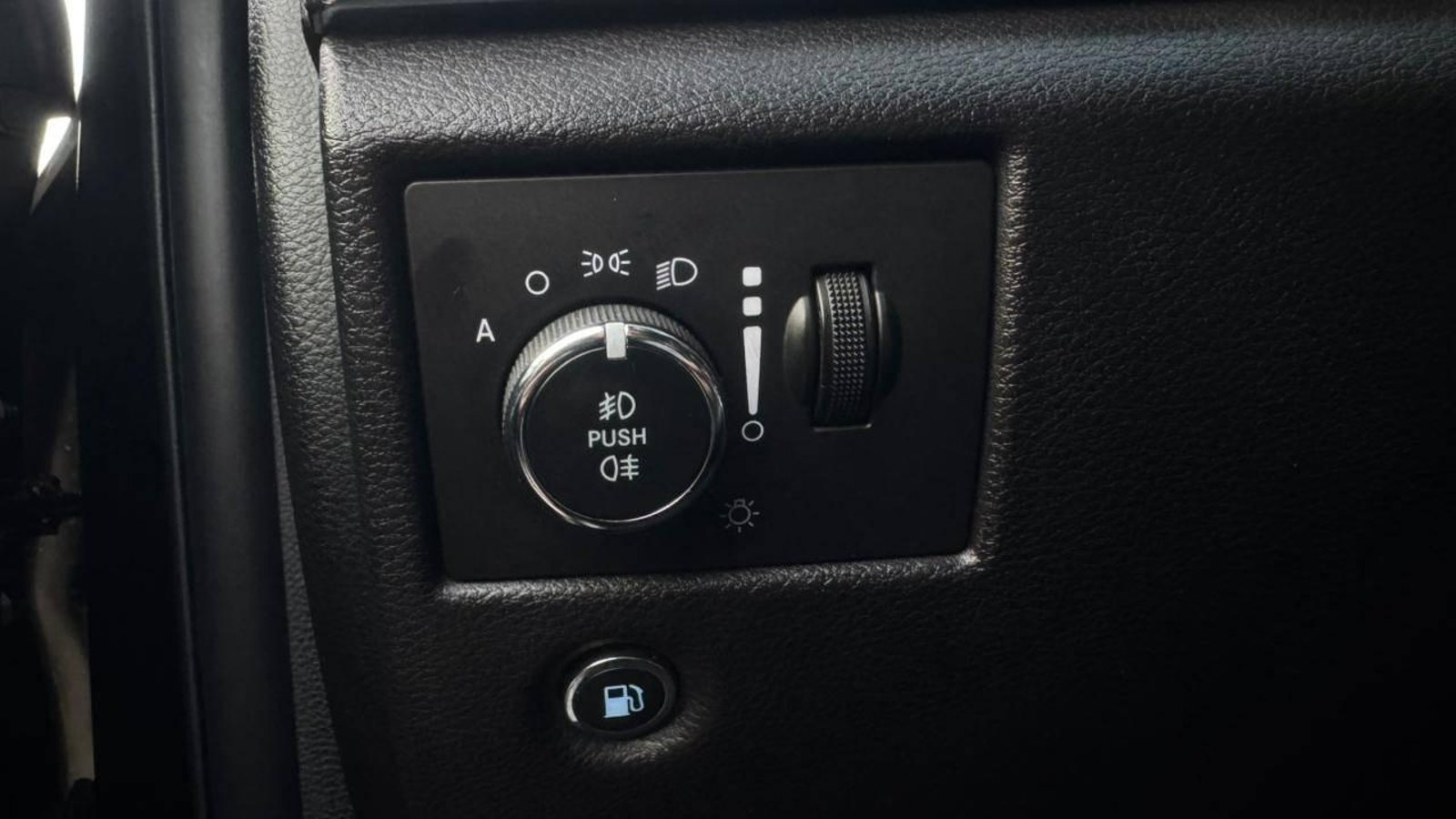 Jeep GRAND CHEROKEE 2019 - Imagen 18 de 20