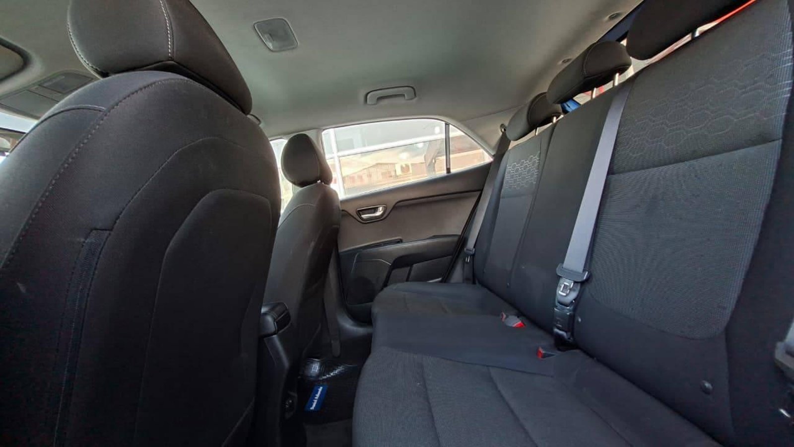 Kia RIO 5 2019 - Imagen 14 de 18