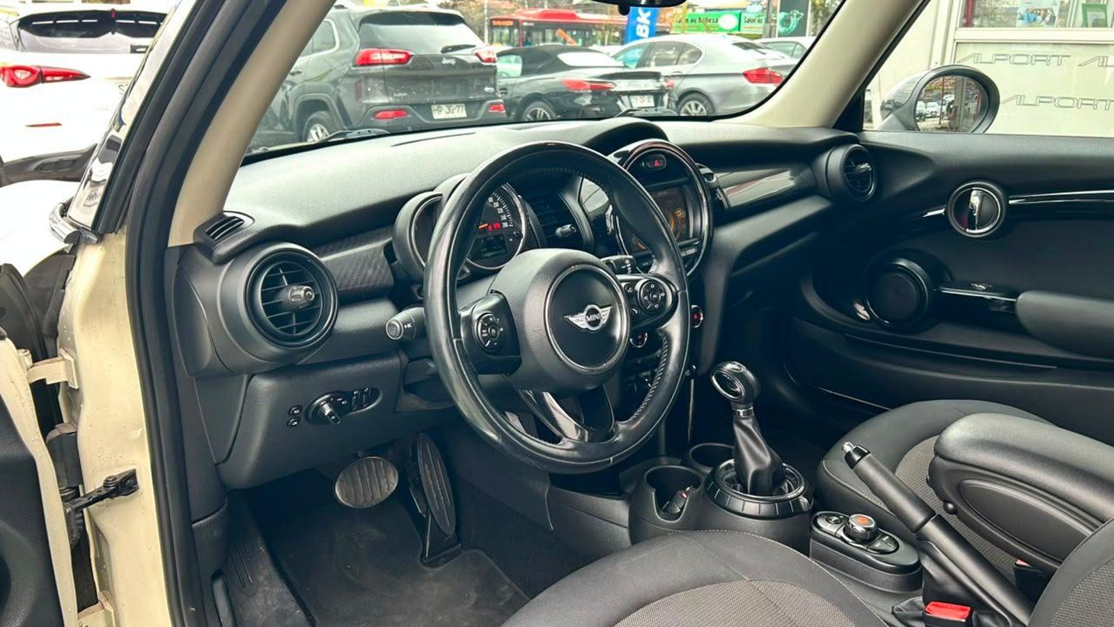 MINI F56 Cooper 2016 - Imagen 8 de 20
