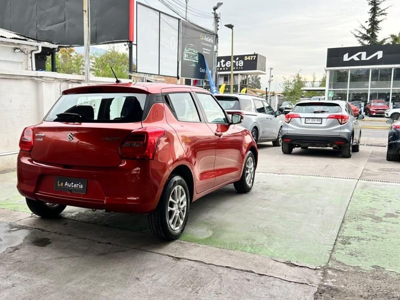 Suzuki SWIFT 2024 - Imagen 3 de 20