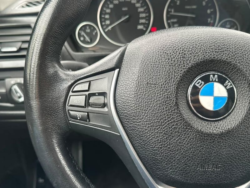 BMW 320I 2013 - Imagen 17 de 20