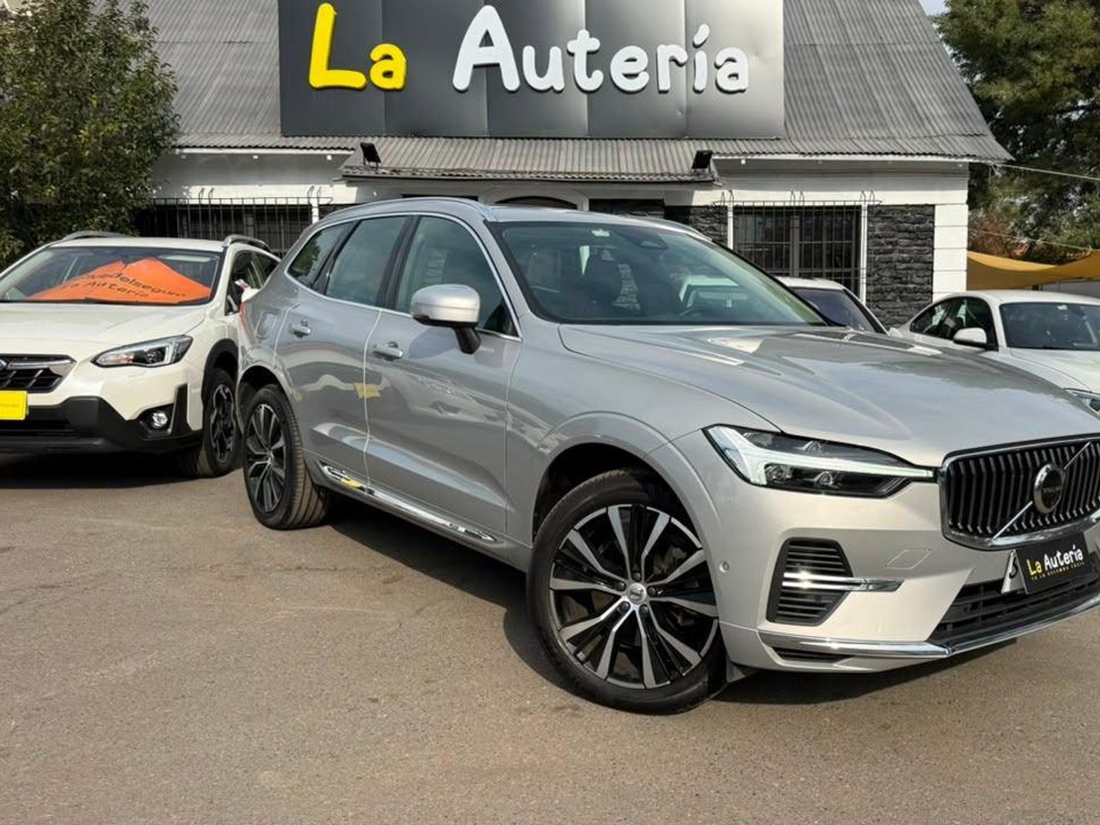 Volvo XC60 2023 - Foto 2 de 20