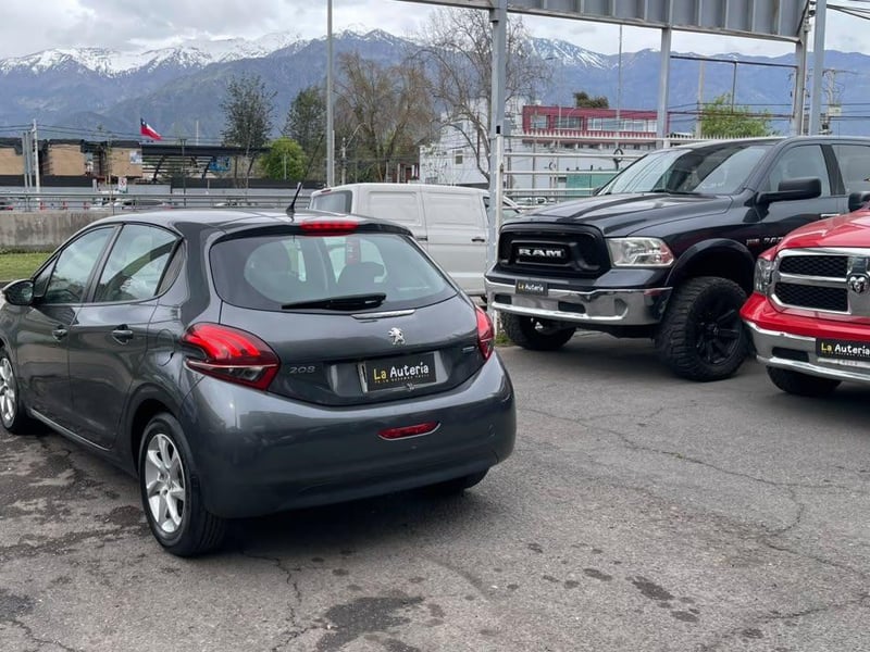 Peugeot 208 2016 - Imagen 4 de 16