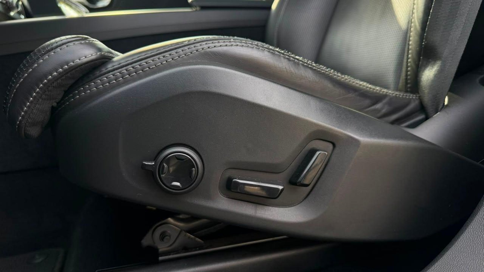 VOLVO XC60 2023 - Imagen 7 de 20
