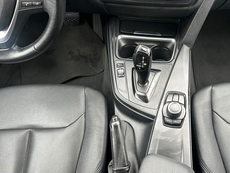 BMW 320I 2013 - Imagen 7 de 20