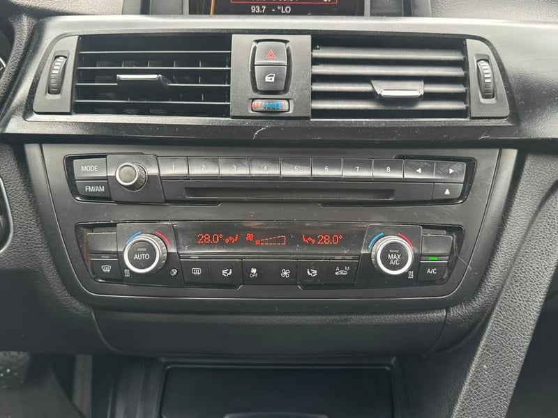 BMW 320I 2013 - Imagen 9 de 20