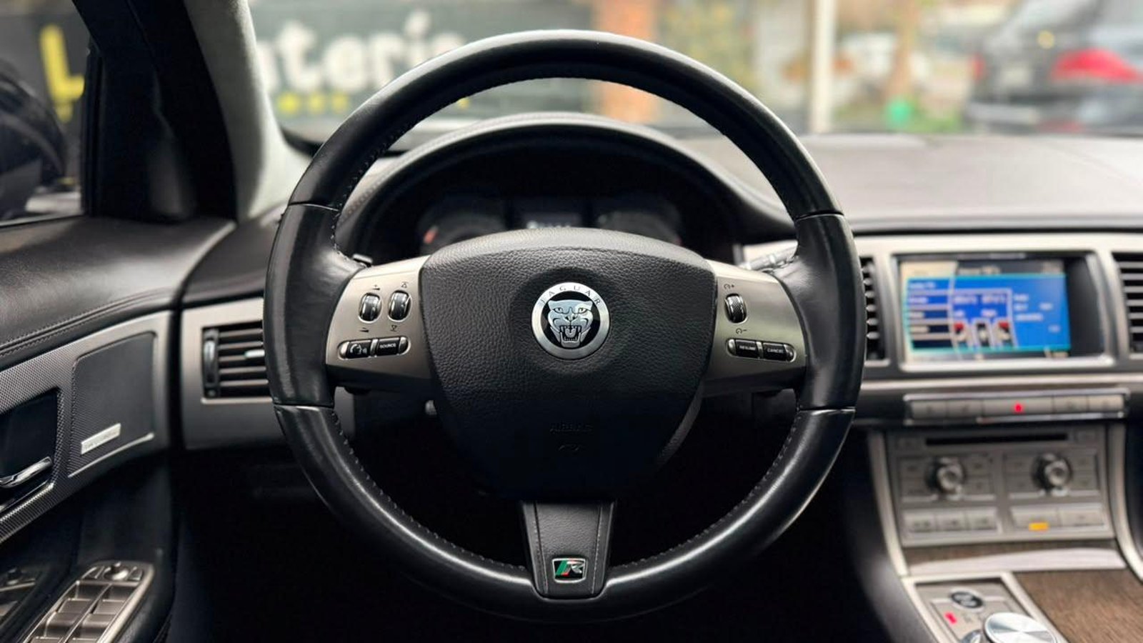 Jaguar XF R 2010 - Imagen 8 de 20