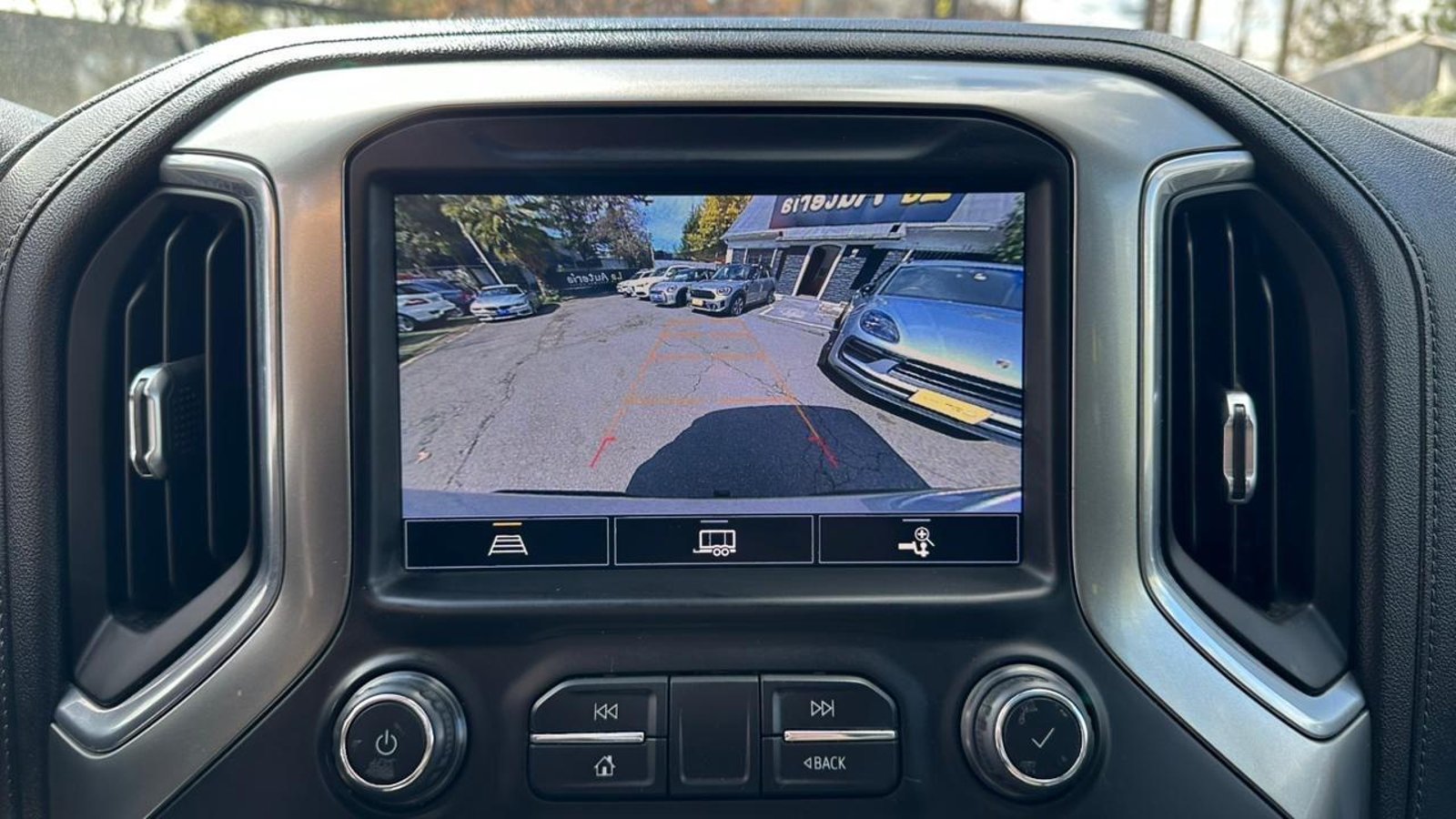Chevrolet SILVERADO 5.3L DOBLE CAB 4P AT 2021 - Imagen 13 de 20