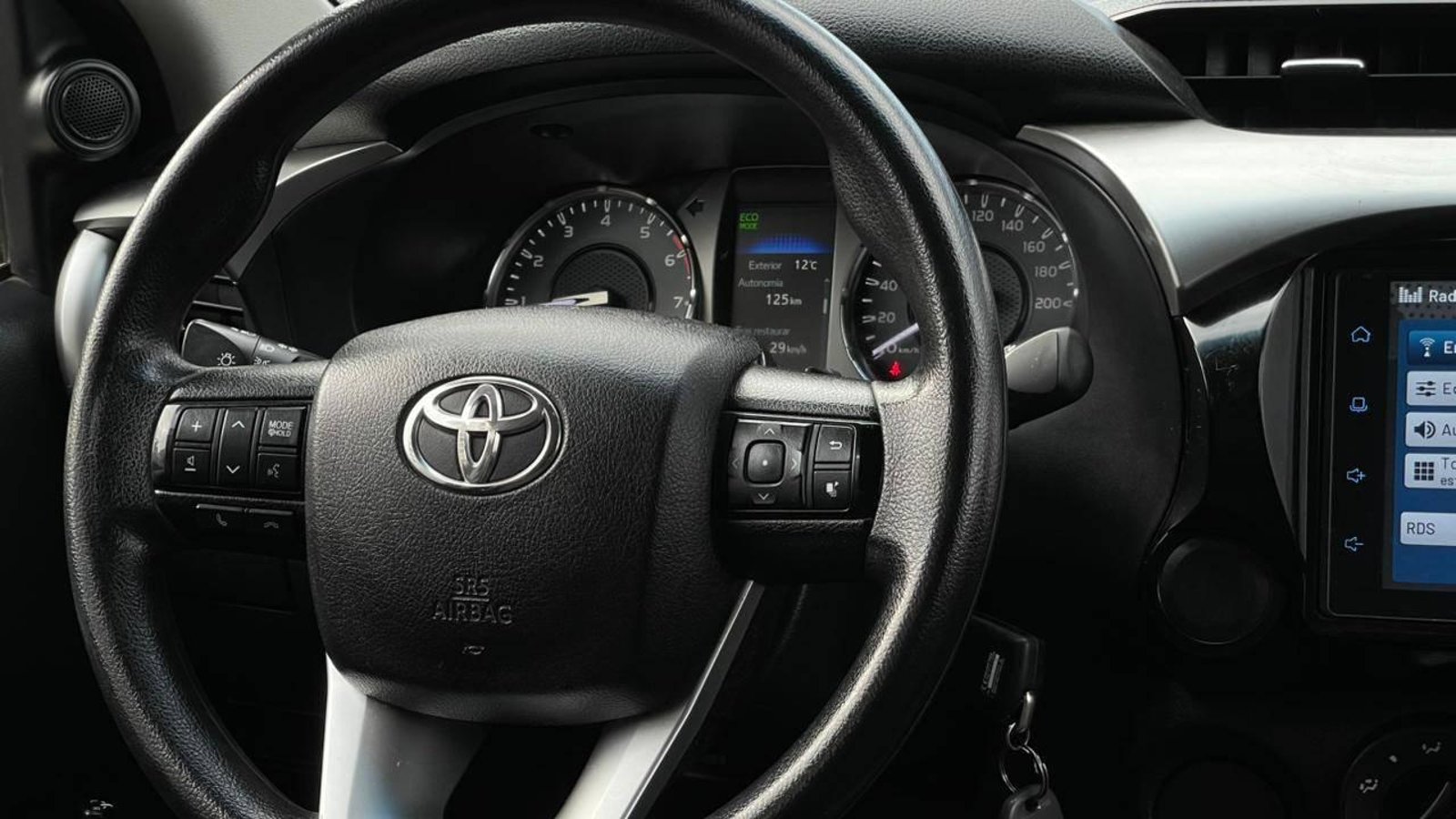 TOYOTA HILUX 2022 - Imagen 10 de 18