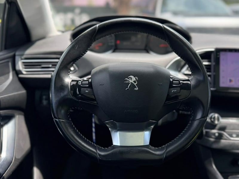 Peugeot 308 2017 - Imagen 9 de 20