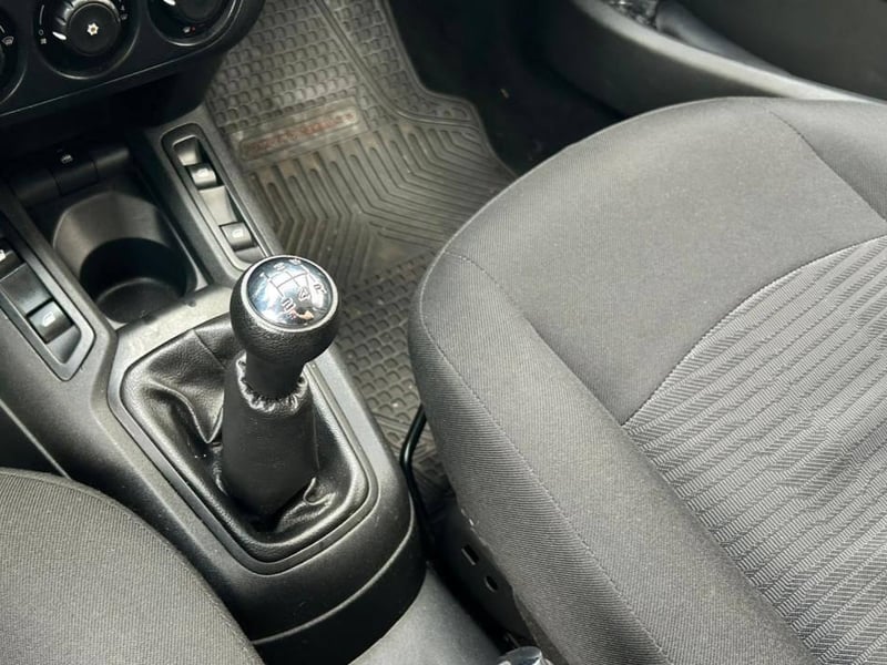 Peugeot 301 VTI 2018 - Imagen 12 de 18