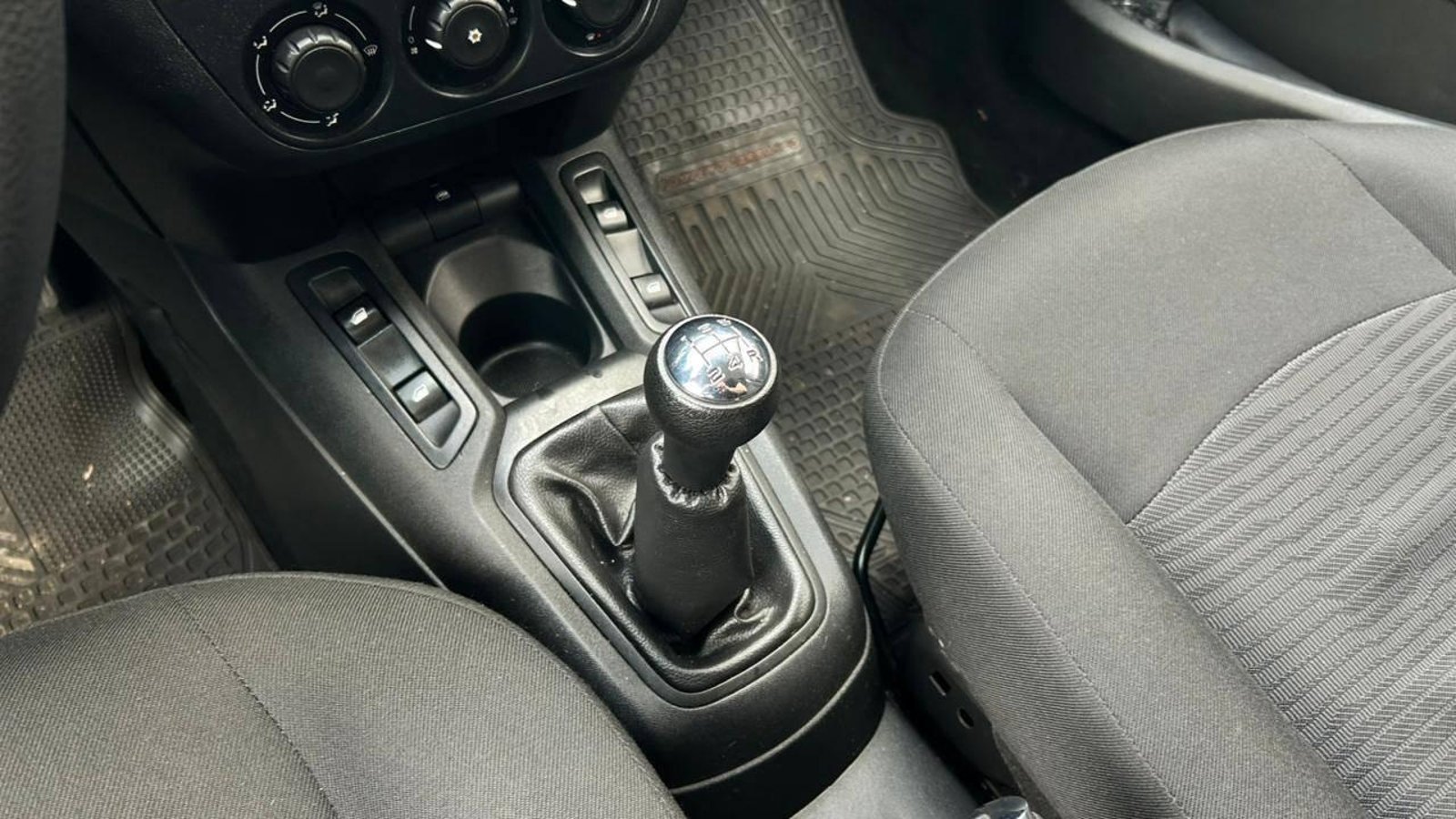Peugeot 301 VTI 2018 - Imagen 12 de 18