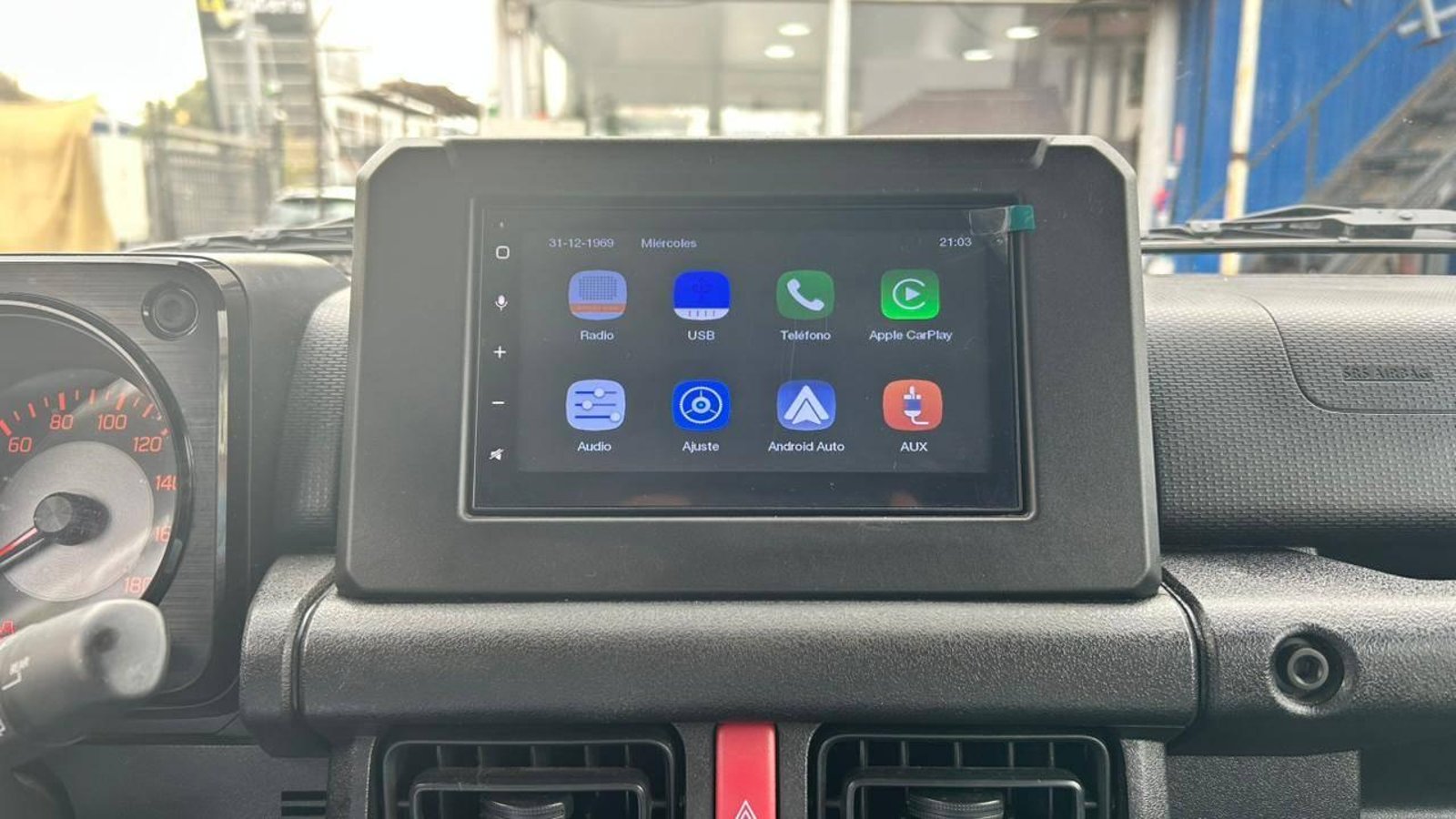 Suzuki Jimny 2023 - Imagen 13 de 20