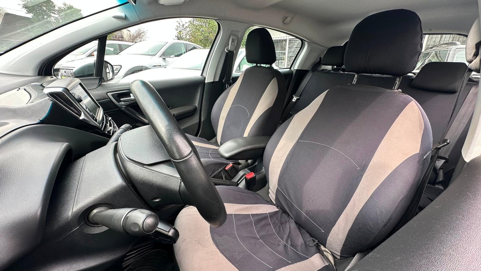Peugeot 208 PURE TECH HB 1.2 2019 - Imagen 5 de 19