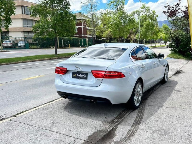 Jaguar XE 2018 - Imagen 3 de 20