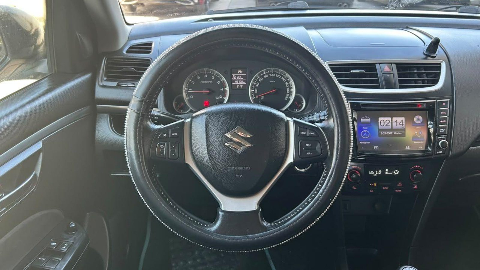 Suzuki SWIFT 2017 - Imagen 8 de 20
