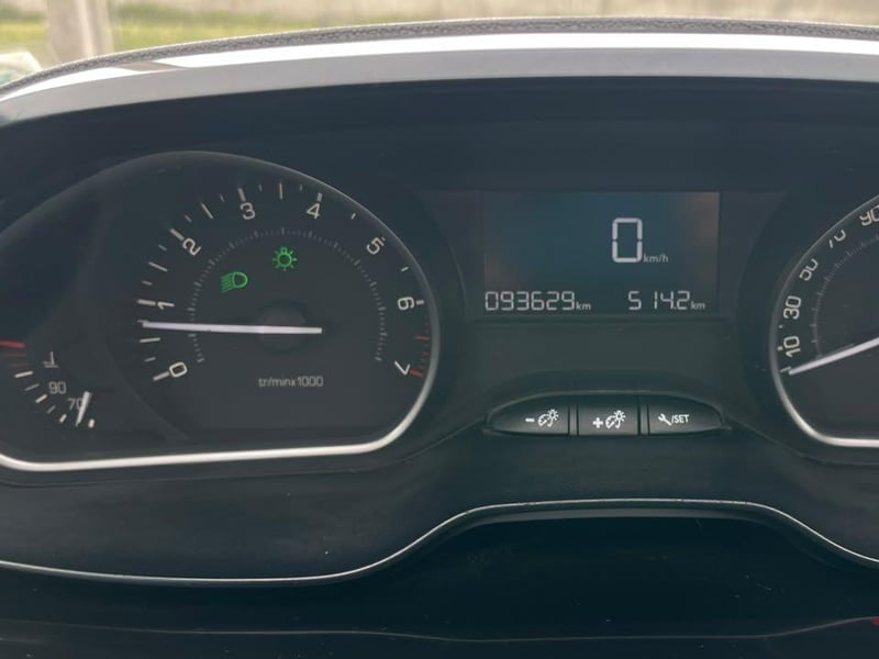 Peugeot 208 2016 - Imagen 7 de 16