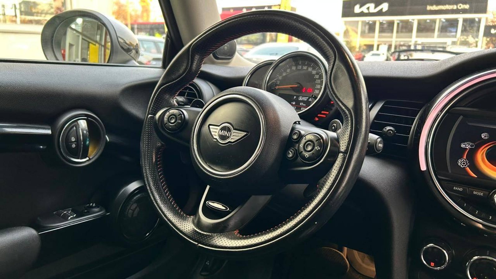 MINI Cooper 2016 - Imagen 13 de 20