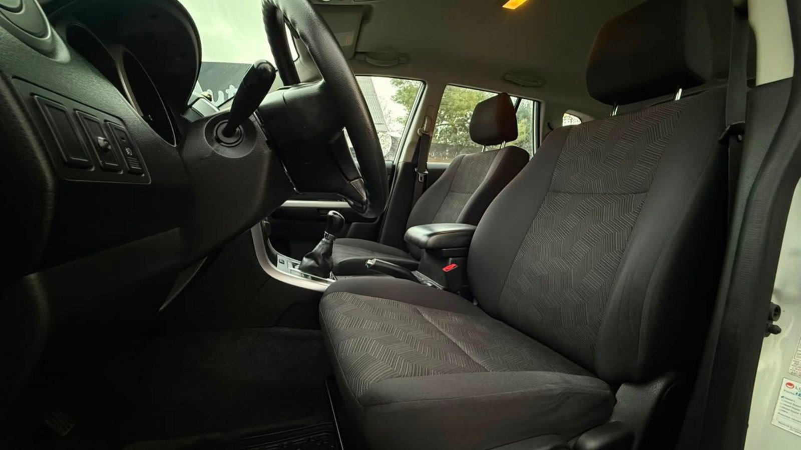 Suzuki GRAND NOMADE 2015 - Imagen 5 de 18