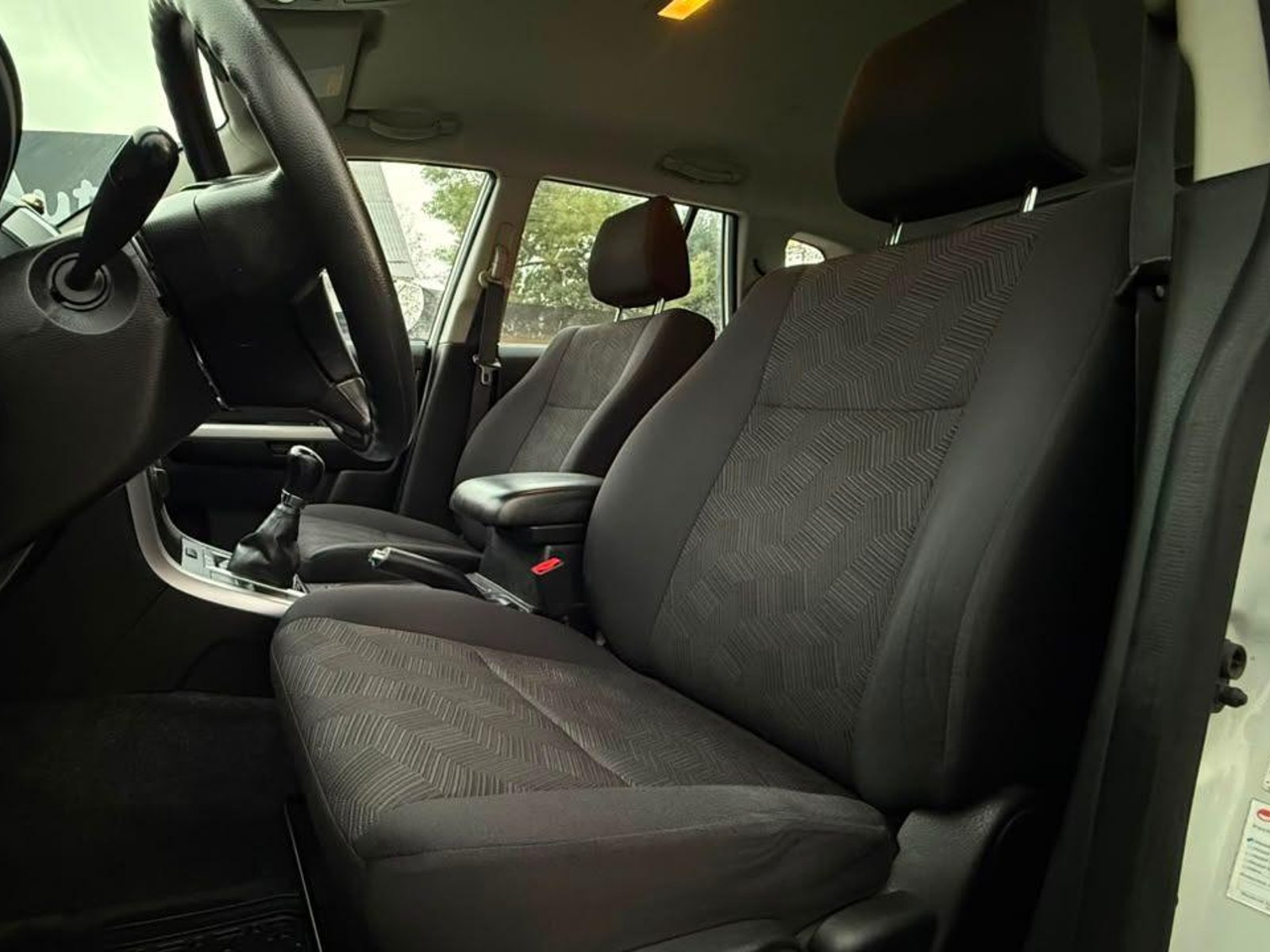 Suzuki GRAND NOMADE 2015 - Foto 5 de 18