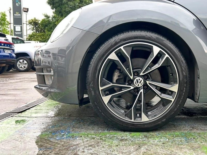 Volkswagen BEETLE 2015 - Imagen 5 de 20