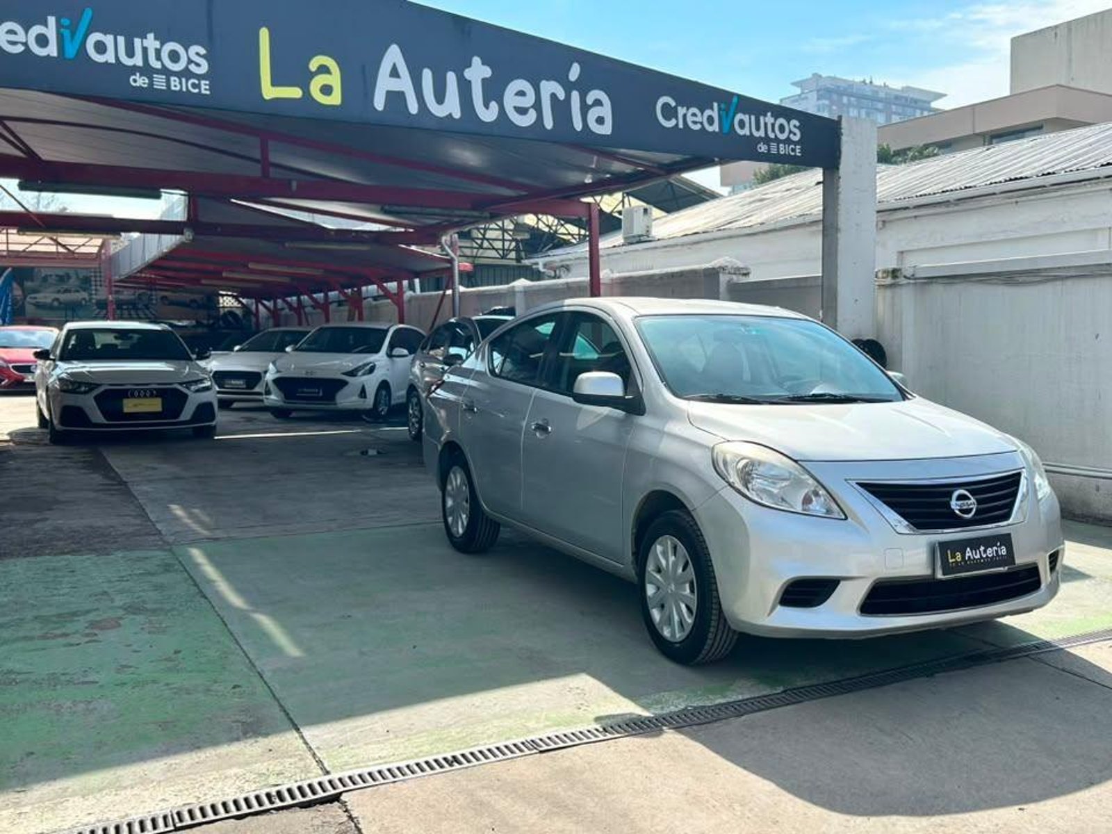 Nissan Versa 2013 - Foto 2 de 20
