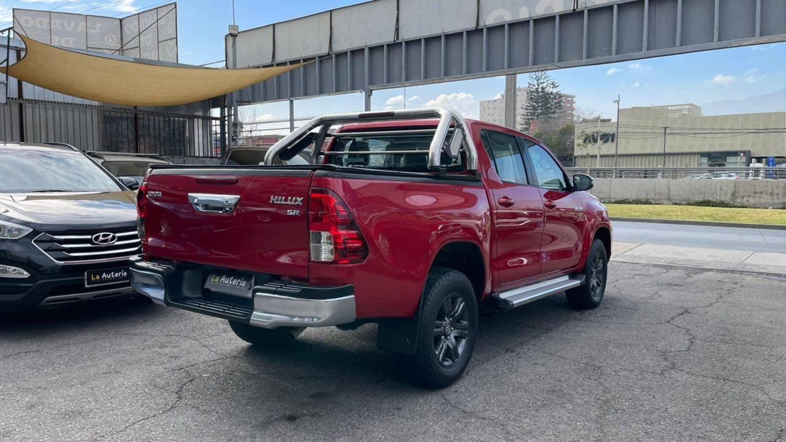 TOYOTA HILUX 2022 - Foto 4 de 18