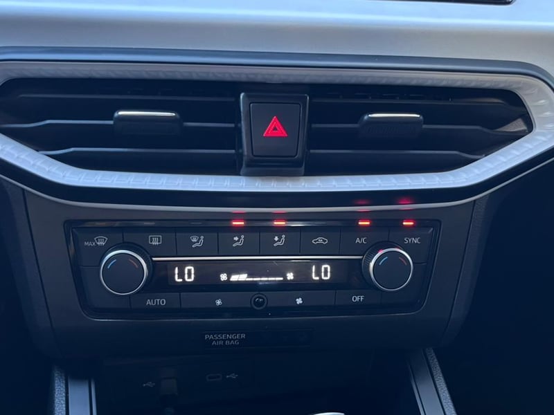 SEAT IBIZA 2023 - Imagen 11 de 16
