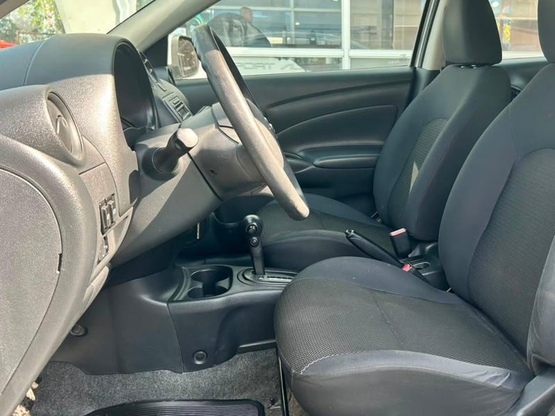 Nissan VERSA SENSE AUT 2013 - Imagen 5 de 20