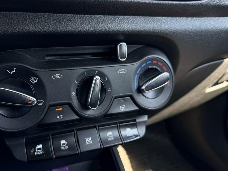 Kia SOLUTO 2025 - Imagen 11 de 18