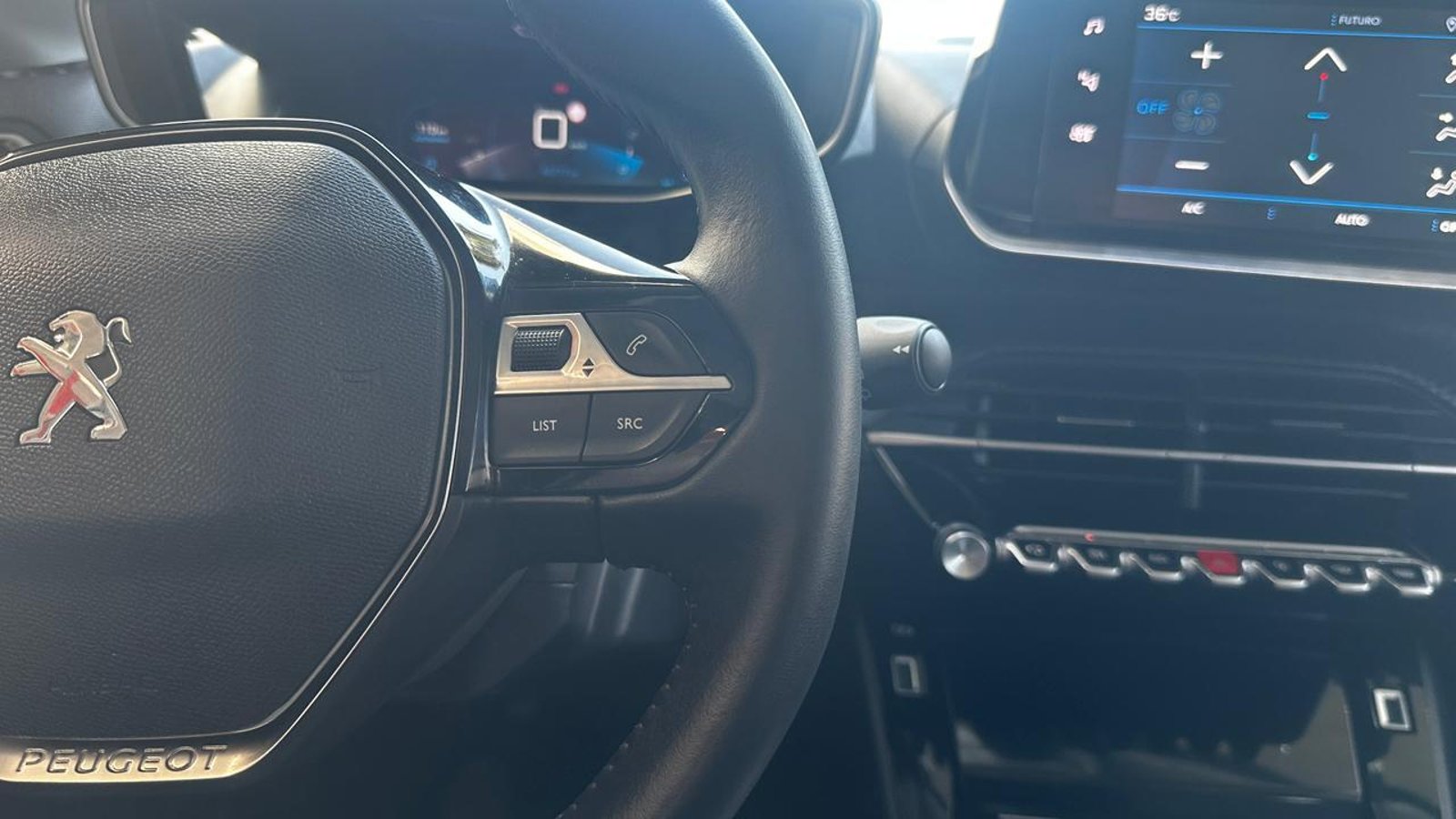 Peugeot 208 2023 - Imagen 10 de 17