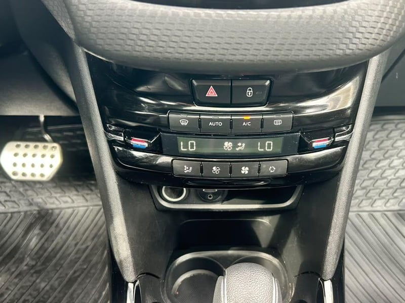 Peugeot 2008 2018 - Imagen 19 de 20