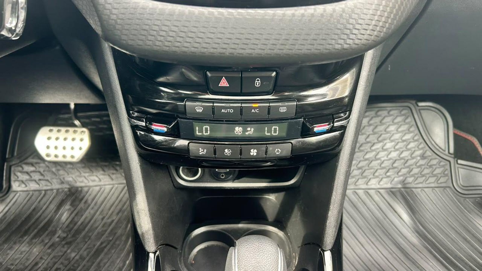 Peugeot 2008 2018 - Imagen 19 de 20
