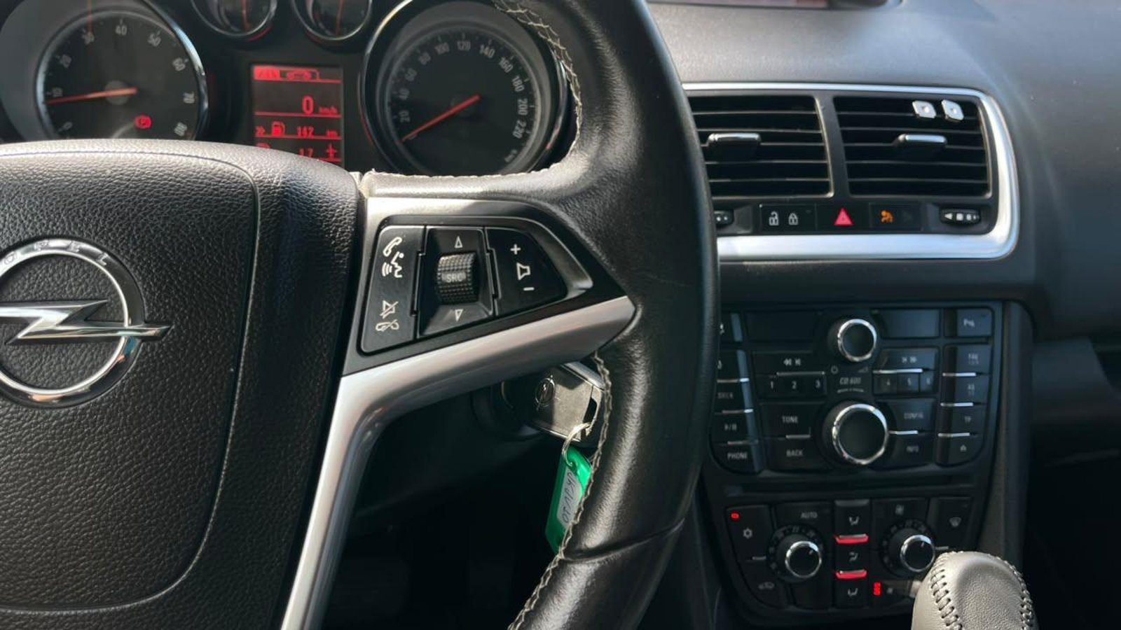 Opel MERIVA COSMO 1 4 AT 2017 - Imagen 10 de 14