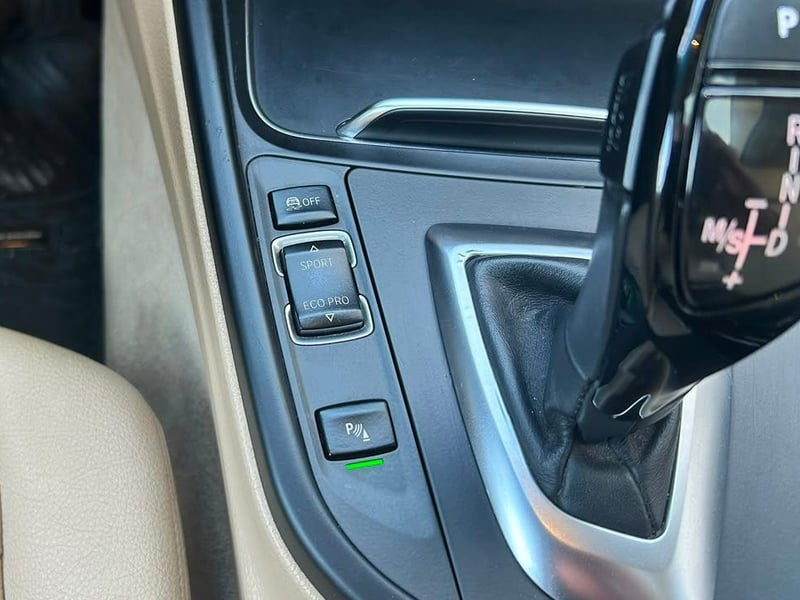 BMW 320I 2016 - Imagen 13 de 20