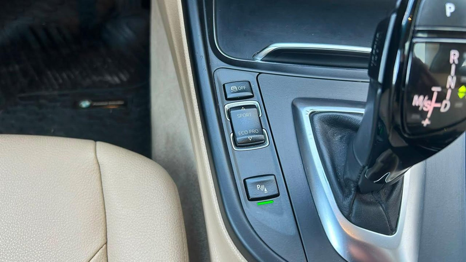 BMW 320I 2016 - Imagen 13 de 20