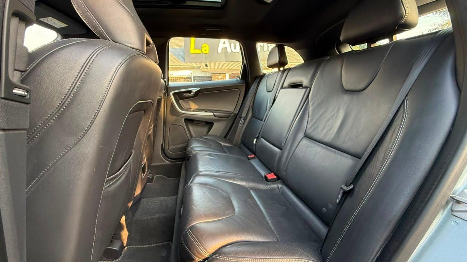 VOLVO XC60 2016 - Imagen 7 de 20