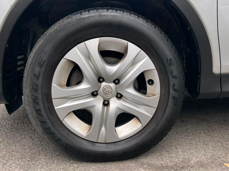 Toyota RAV4 2015 - Imagen 7 de 18