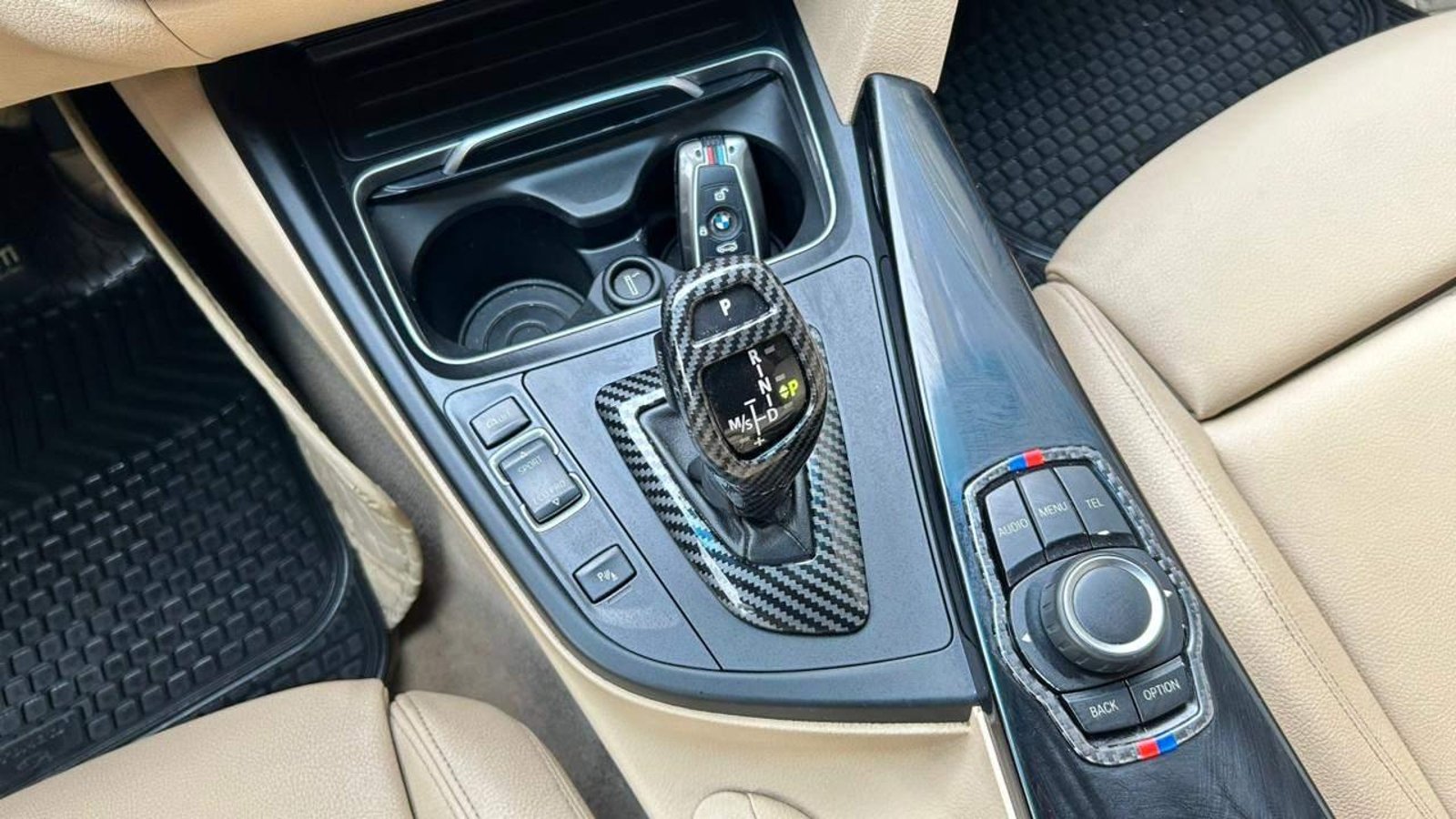 BMW 320i 2017 - Imagen 12 de 20