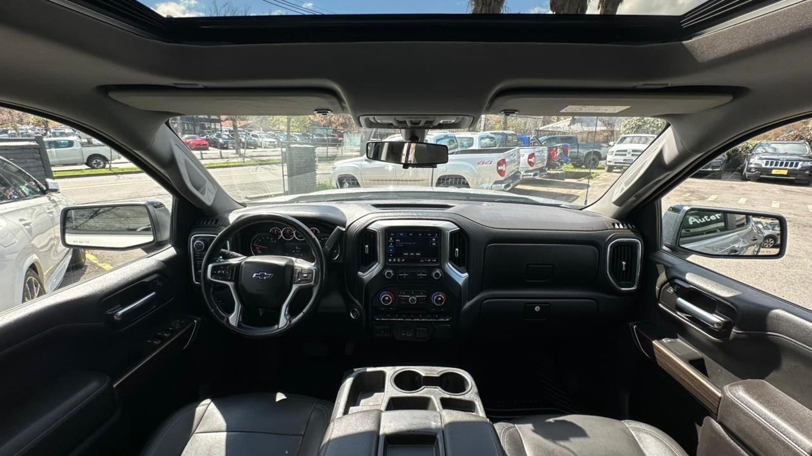 Chevrolet SILVERADO 5.3L DOBLE CAB 4P AT 2021 - Imagen 8 de 20