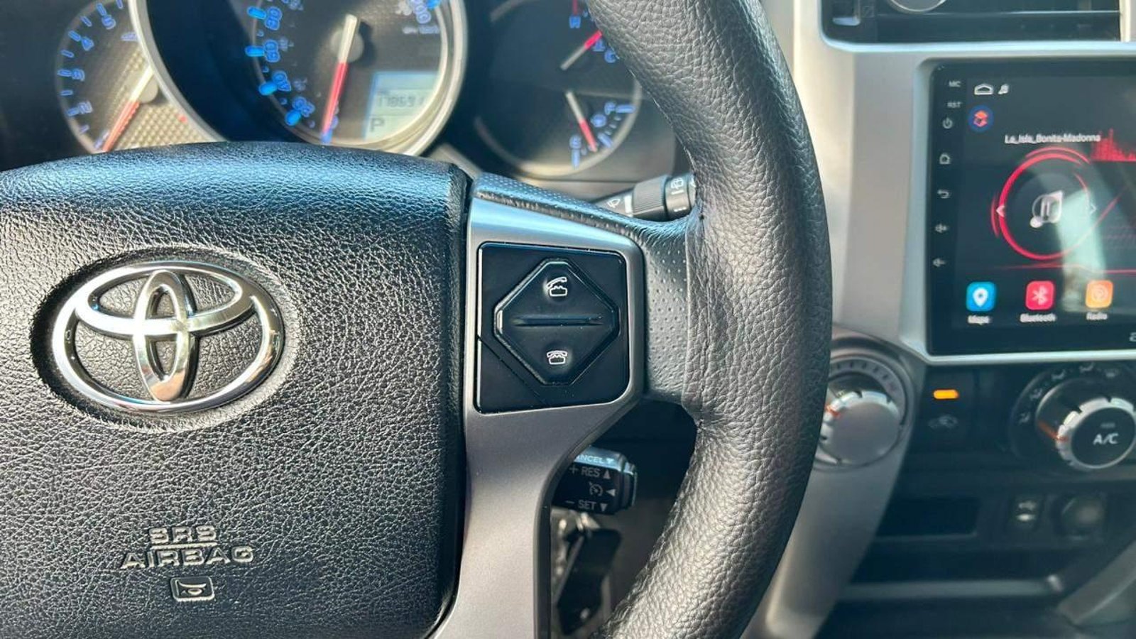Toyota 4RUNNER 2016 - Imagen 12 de 20