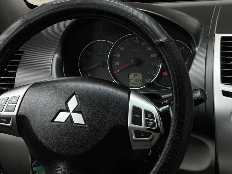 Mitsubishi Montero Sport 2013 - Imagen 10 de 14