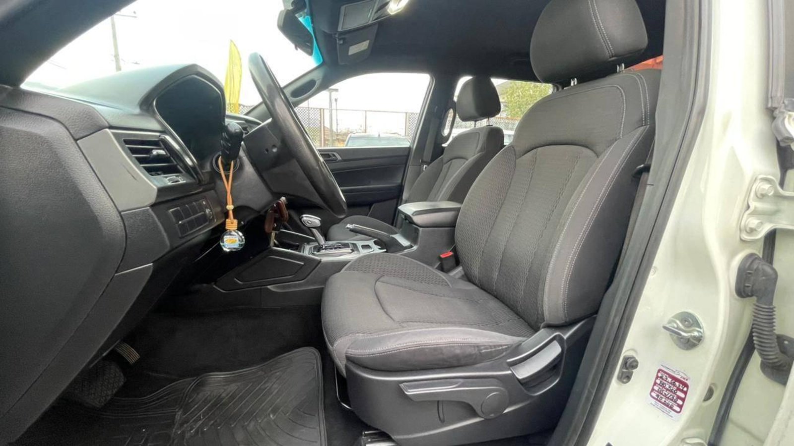 SSANGYONG NEW GRAND MUSSO GLX 2.2 AUT 2022 - Imagen 4 de 14