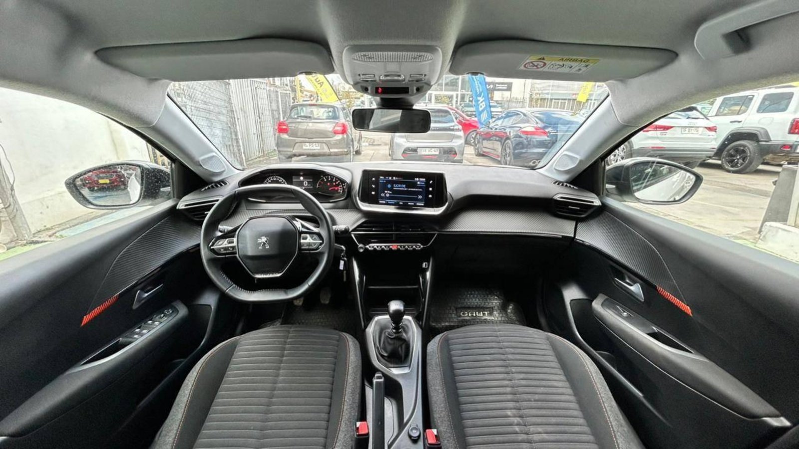 Peugeot 208 2024 - Imagen 8 de 20